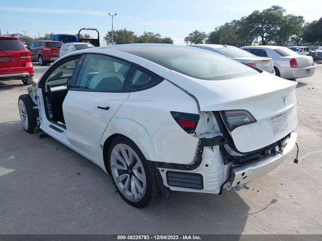 2022 TESLA MODEL 3 5YJ3E1EB4NF176931 Photo 2