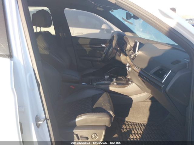 2018 AUDI SQ5 WA1C4AFY0J2215107 Photo 4