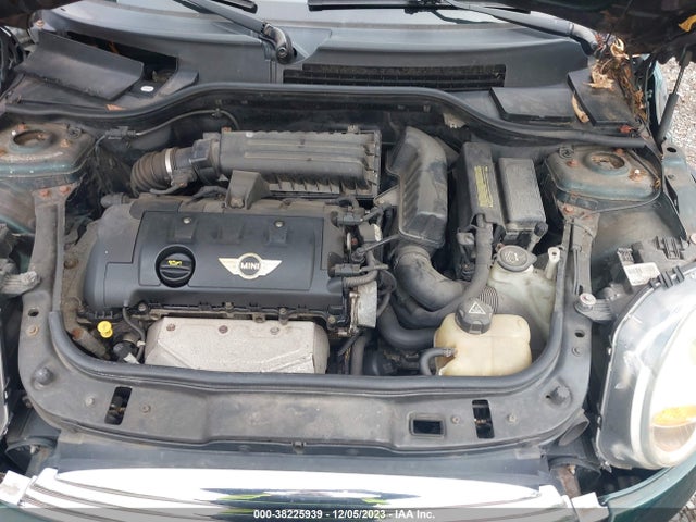 2010 MINI COOPER WMWMF3C53ATZ24809 Photo 9