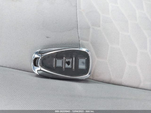 2GNAXHEV8J6181870 Chevrolet EQUINOX LS
