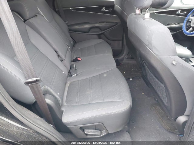 2016 KIA SORENTO 2.4L L VIN: 5XYPG4A31GG006338