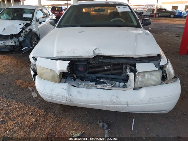 2004 FORD CROWN VICTORIA POLICE INTERCEPTOR VIN: 2FAFP71W94X135220