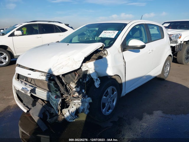 Chevrolet Sonic Ls Auto 2015 1G1JA6SH5F4188581 Image 2