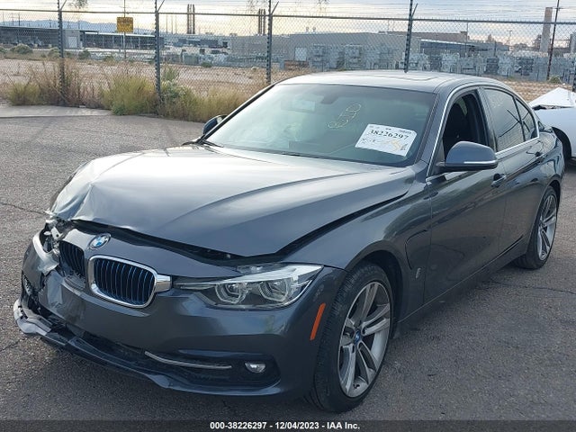 BMW 330e Iperformance 2018 WBA8E1C59JA756890 Image 2