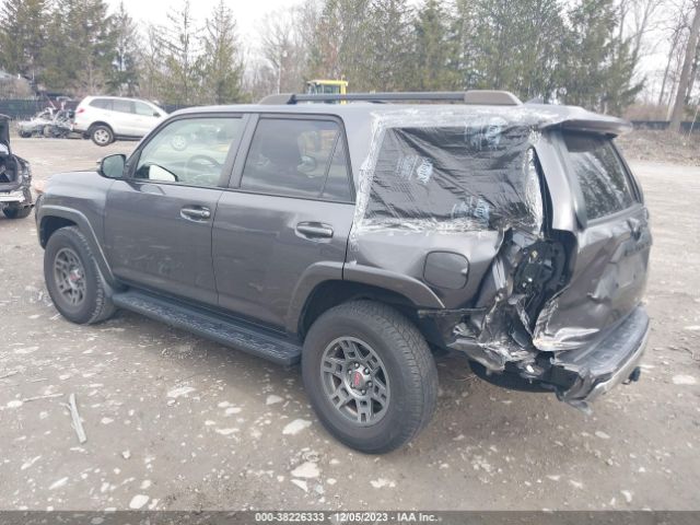2020 TOYOTA 4RUNNER JTEBU5JR3L5762894 Photo 2
