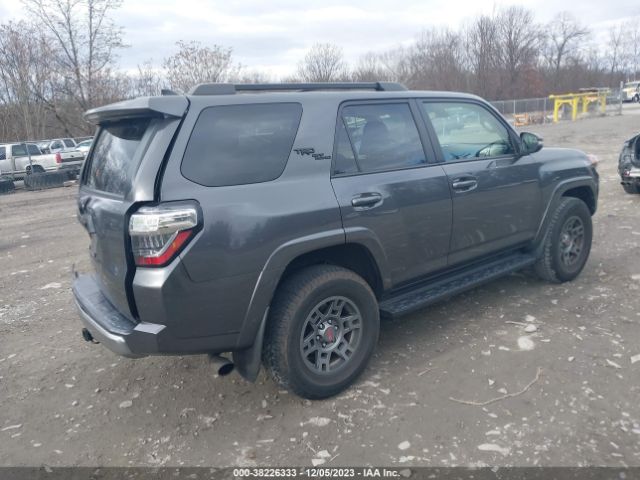 2020 TOYOTA 4RUNNER JTEBU5JR3L5762894 Photo 3