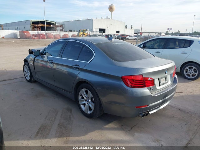2011 BMW 528I VIN: WBAFR1C53BC747233