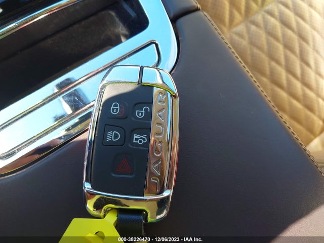 2019 JAGUAR XJ SAJWJ2GDXK8W21425 Photo 10