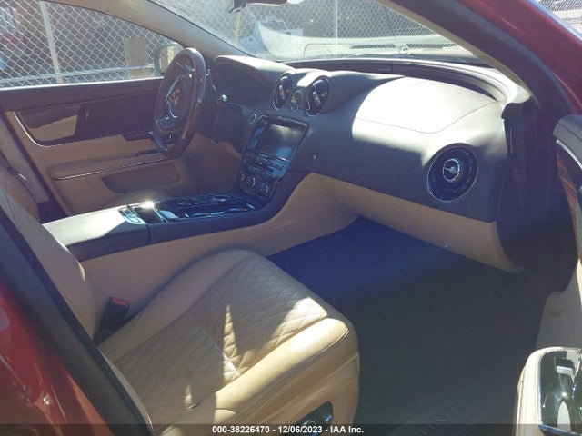 2019 JAGUAR XJ SAJWJ2GDXK8W21425 Photo 4