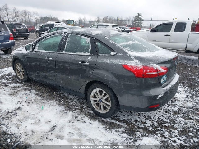 Ford FOCUS SE 2018 1FADP3FE9JL234886 Image 3