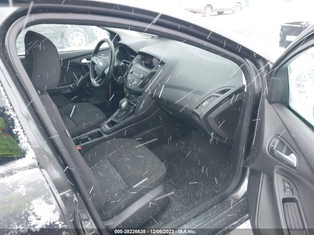 Ford FOCUS SE 2018 1FADP3FE9JL234886 Image 5