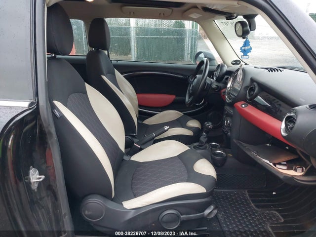 2011 MINI COOPER S CLUBMAN WMWZG3C52BTY36144 Photo 4