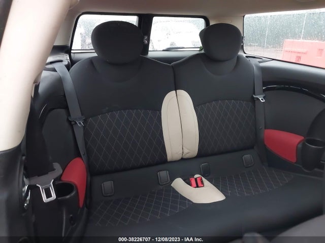 2011 MINI COOPER S CLUBMAN WMWZG3C52BTY36144 Photo 7