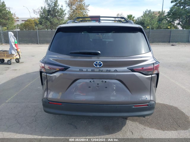 2023 TOYOTA SIENNA XLE VIN: 5TDJRKECXPS146535