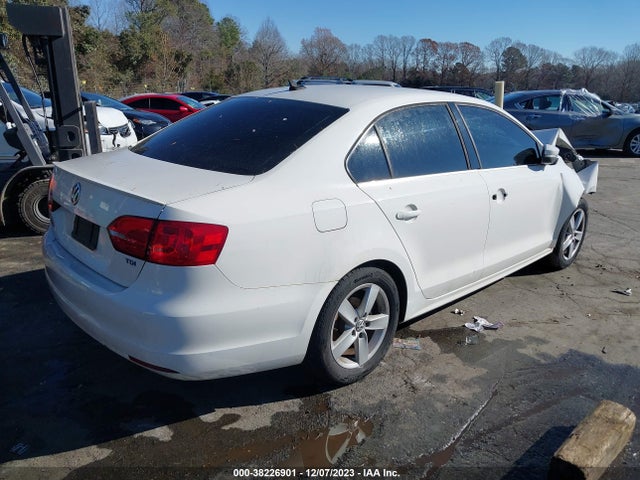 2012 VOLKSWAGEN JETTA 2.0L TDI VIN: 3VWLL7AJ5CM360500