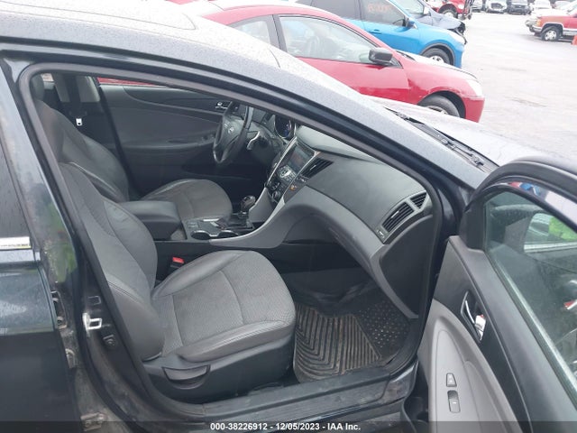 2013 HYUNDAI SONATA SE VIN: 5NPEC4AC1DH631359
