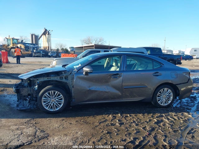2013 LEXUS ES 350 VIN: JTHBK1GG2D2059135