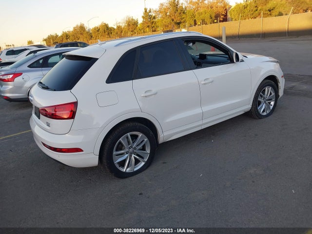 WA1ECCFS3HR002687 Audi Q3 2.0t Premium