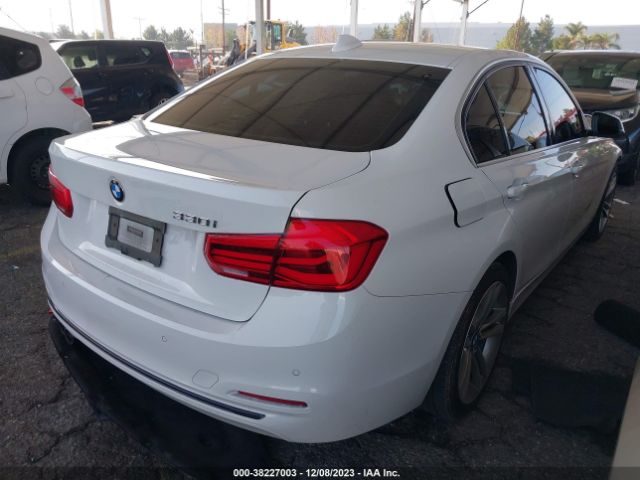 WBA8B9C51HK675782 BMW 330I