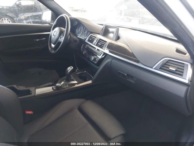 WBA8B9C51HK675782 BMW 330I