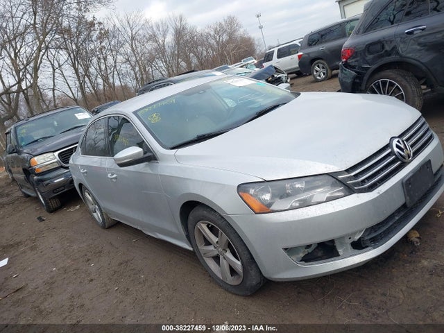 2015 VOLKSWAGEN PASSAT 1.8T SE VIN: 1VWBT7A33FC026453