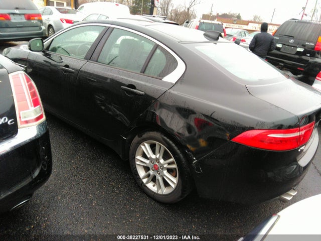 2017 JAGUAR XE SAJAD4BN1HCP10982 Photo 2