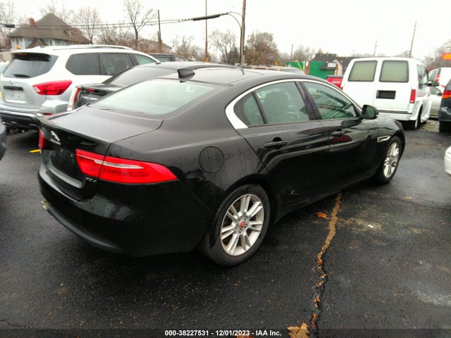 2017 JAGUAR XE SAJAD4BN1HCP10982 Photo 3