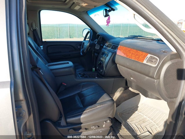 2009 GMC YUKON XL 1500 SLT1 VIN: 1GKFK36379R223396