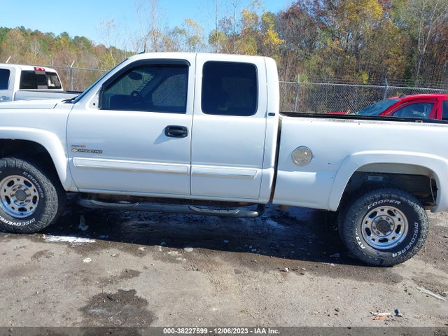 2003 CHEVROLET SILVERADO 2500HD LT VIN: 1GCHK29123E236516