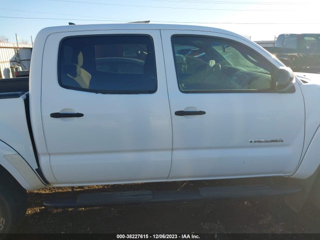 2014 TOYOTA TACOMA BASE V6 VIN: 3TMLU4EN2EM161676