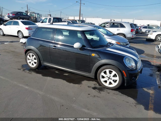 2010 MINI COOPER WMWMF3C51ATZ61227 Photo 0
