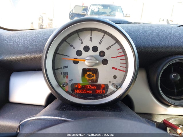 2010 MINI COOPER WMWMF3C51ATZ61227 Photo 6