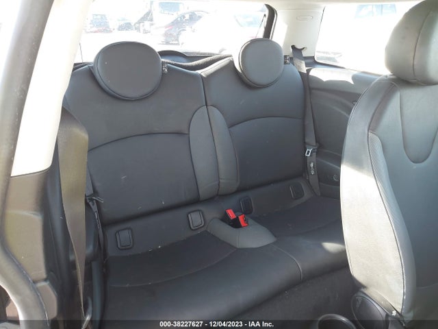 2010 MINI COOPER WMWMF3C51ATZ61227 Photo 7