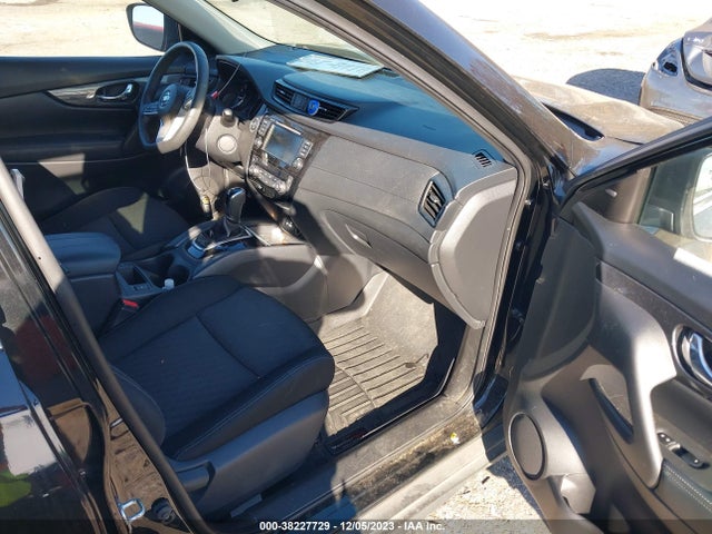 2019 NISSAN ROGUE SV VIN: KNMAT2MT4KP520224