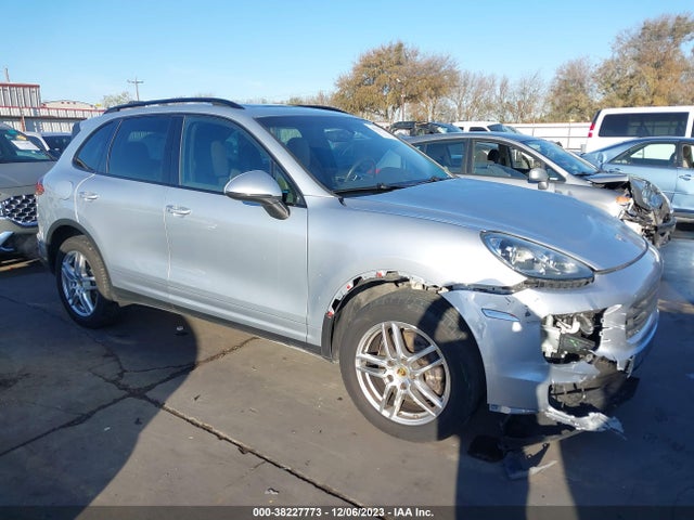 2016 PORSCHE CAYENNE WP1AA2A2XGKA14207 Photo 0