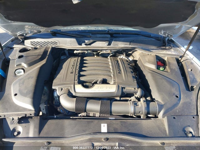 2016 PORSCHE CAYENNE WP1AA2A2XGKA14207 Photo 9
