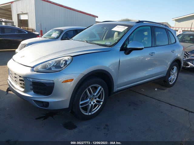2016 PORSCHE CAYENNE WP1AA2A2XGKA14207 Photo 1