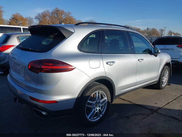 2016 PORSCHE CAYENNE WP1AA2A2XGKA14207 Photo 3