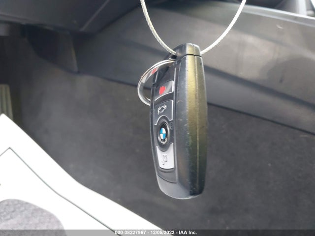 BMW 320i Xdrive 2016 WBA8E5G54GNT94664 Image 11