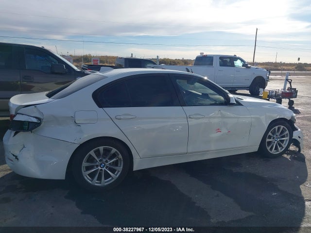 BMW 320i Xdrive 2016 WBA8E5G54GNT94664 Image 13