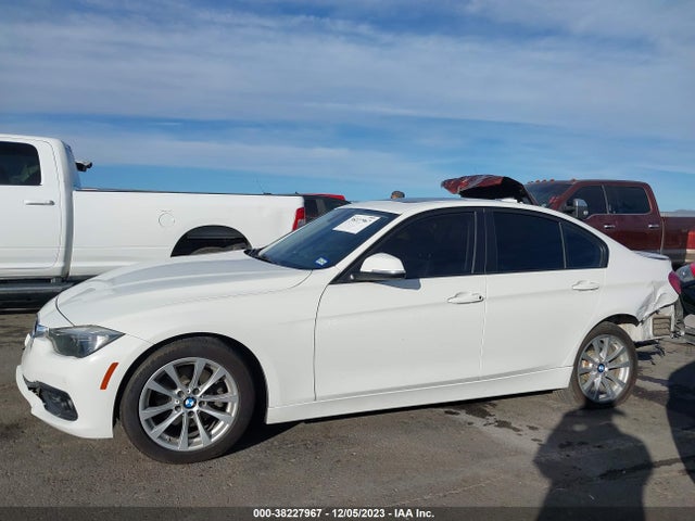 BMW 320i Xdrive 2016 WBA8E5G54GNT94664 Image 14
