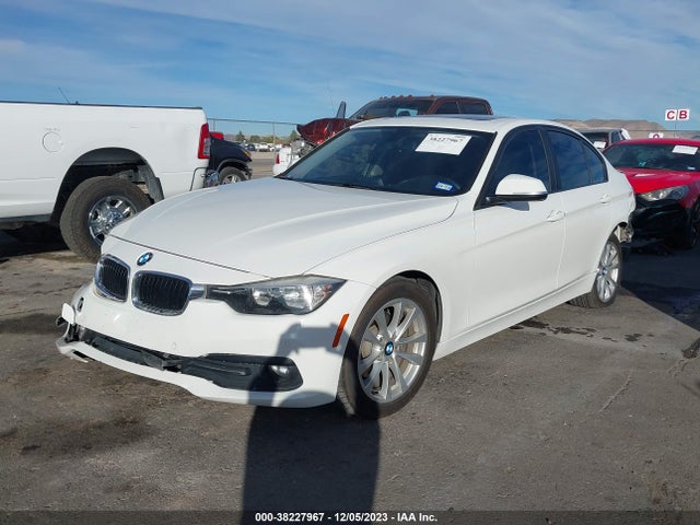 BMW 320i Xdrive 2016 WBA8E5G54GNT94664 Image 2