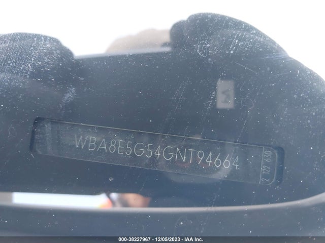 BMW 320i Xdrive 2016 WBA8E5G54GNT94664 Image 9