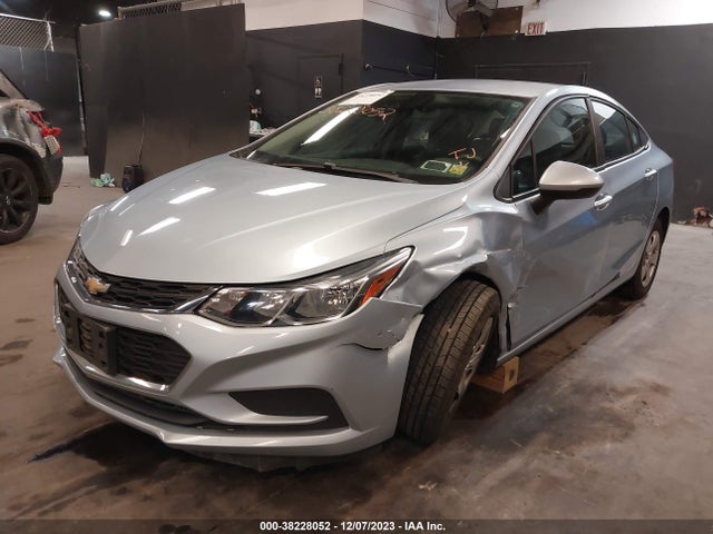 Chevrolet Cruze Ls Auto 2017 1G1BC5SM5H7271130 Image 2