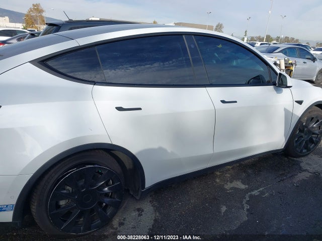 2021 TESLA MODEL Y LONG RANGE DUAL MOTOR ALL-WHEEL DRIVE VIN: 5YJYGDEE9MF082859