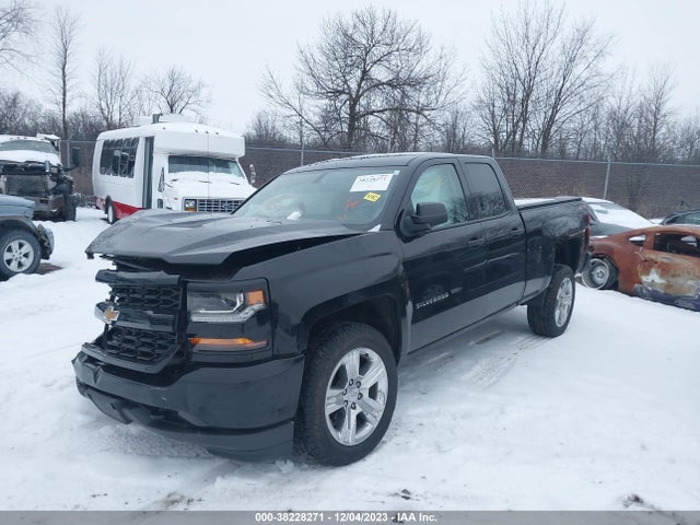 Chevrolet Silverado 1500 Silverado Custom 2017 1GCVKPEC2HZ303932 Image 2