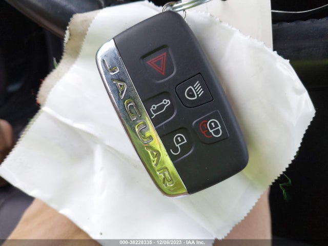 2017 JAGUAR F-PACE SADCJ2BVXHA489693 Photo 10