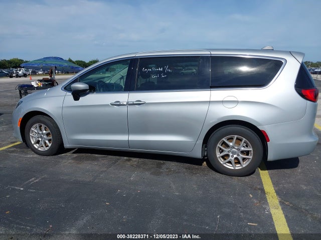 2C4RC1CG0NR215808 Chrysler Voyager Lx