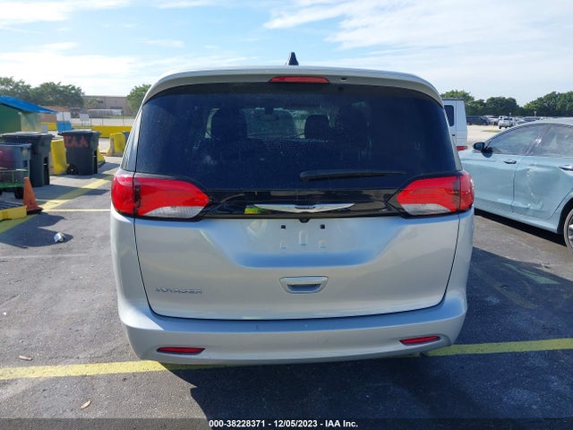 2C4RC1CG0NR215808 Chrysler Voyager Lx