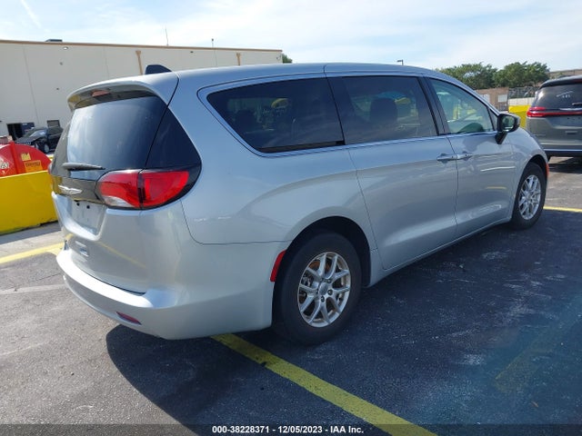 2C4RC1CG0NR215808 Chrysler Voyager Lx